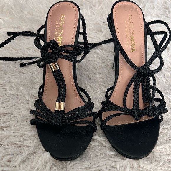 Fashionnova strappy tie up heels - Picture 1 of 2